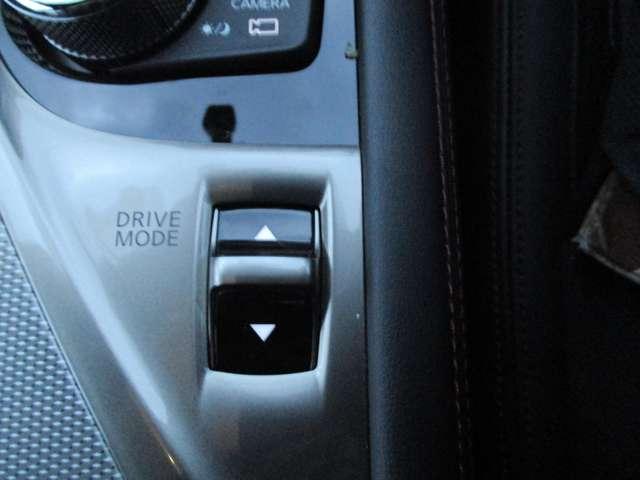 スカイライン ３．０　４００Ｒ　ラインナビ／衝突軽減ブレーキ／踏み間違い／　本革シ－ト　ＬＥＤヘッド　キーレスエントリー　ワンオーナ　車線逸脱警報　スマ－トキ－　バックモニター　ドラレコ　メモリーナビ　ナビＴＶ　サイドカメラ　ＡＡＣ　アルミ　盗難防止装置　ＥＴＣ　エアバッグ（13枚目）