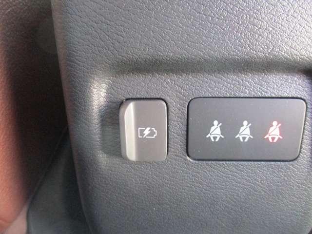 キックス １．２　Ｘ　ＦＯＵＲ　ツートーン　インテリアエディション（ｅ－ＰＯＷＥＲ）　４ＷＤ　ＭＭ３２３メモリーナビ／衝突軽減ブレーキ／踏　アラウンドビュ－　ＬＥＤ　インテリキー　ワンオーナー　盗難防止システム　４ＷＤ　オートエアコン　ＥＴＣ　ドライブレコーダ　車線逸脱警報　アルミホイール　ナビＴＶ　メモリーナビ　踏み間違え防止（17枚目）