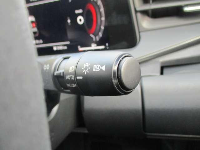 オーラ 1.2 NISMO ラインナビ/衝突軽減ブレーキ/踏み間違い/ カーテンエアバッグ エマブレ 禁煙 インテリキー ETC ドラレコ 車線逸脱警報 ワンセグ キーフリーシステム ダブルエアバック 定期点検記録簿 アルミホイール 運転席エアバッグ メモリーナビ 試乗車(19枚目)