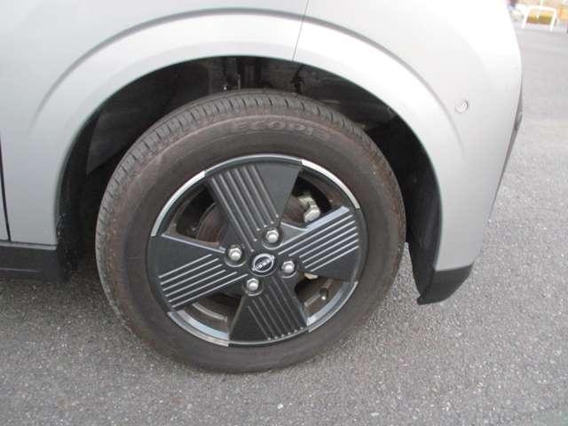 サクラ Ｘ　ＭＪ３２３メモリーナビ／衝突軽減ブレーキ／踏み　アラウンドヴューモニター　運転席エアバック　ＡＡＣ　ＬＥＤヘッドランプ　スマートキー　盗難防止システム　キーレスエントリー　ワンオーナー　バックモニター　パワーステアリング　アルミホイール　ＡＢＳ（14枚目）