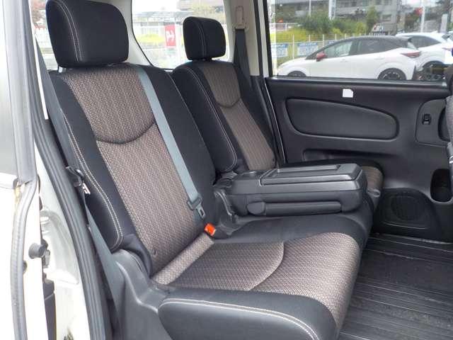 セレナ ２．０　ハイウェイスター　Ｖセレクション＋ＳａｆｅｔｙＩＩ　Ｓ－ＨＹＢＲＩＤ　１オーナー・後席モニター・前後ドラレコ　踏み間違い防止装置　Ｒカメラ　インテリジェントキー　レーンキープ　パワーステアリング　ワンオーナー　ＥＴＣ　クルーズコントロール　ドラレコ　ワンセグテレビ　メモリーナビ　ナビＴＶ　ＡＢＳ　キーフリー（16枚目）