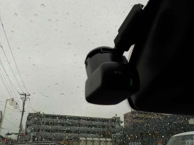 ノート 1.2 X 1オーナー・プロパイロット・前後ドラレコ リアカメラ 衝突被害軽減ブレ-キ 全方位カメラ ETC付 LEDヘッドライト レーダークルーズ レーンアシスト インテリジェントキー ワンオーナー ドラレコ 整備記録簿 盗難防止システム ワンセグTV(7枚目)