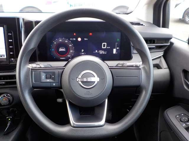 ノート 1.2 S 1オーナー・前後ドラレコ・Bカメラ・ETC 軽減ブレーキ ワンオーナー LDW バックカメラ インテリキー イモビライザー メモリーナビ ドライブレコーダー ナビTV付き ワンセグTV付き 整備点検記録簿 ETC オートエアコン リモコンキー(10枚目)