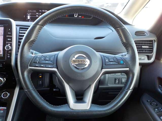 セレナ ２．０　ハイウェイスター　Ｖセレクション　プロパイロット・ドラレコ・全周囲カメラ　全周カメラ　Ｉ－ＳＴＯＰ　サイドカメラ　両側ＡＳＤ　レーダークルーズＣ　車線逸脱　ＬＥＤヘッドライト　バックカメラ　パーキングアシスト　ＥＴＣ　寒冷地仕様　ＴＶナビ　ドライブレコーダー　キーレス（9枚目）