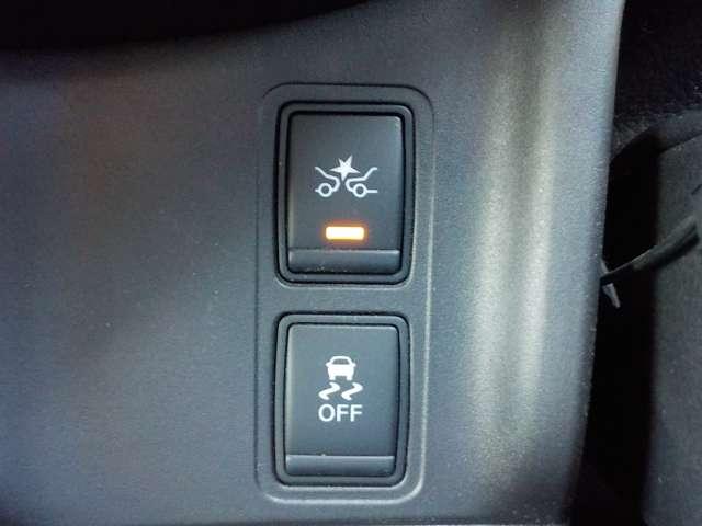 セレナ ２．０　ハイウェイスター　Ｖセレクション　プロパイロット・ドラレコ・全周囲カメラ　全周カメラ　Ｉ－ＳＴＯＰ　サイドカメラ　両側ＡＳＤ　レーダークルーズＣ　車線逸脱　ＬＥＤヘッドライト　バックカメラ　パーキングアシスト　ＥＴＣ　寒冷地仕様　ＴＶナビ　ドライブレコーダー　キーレス（10枚目）