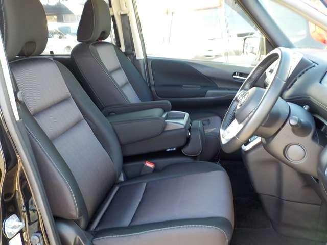 セレナ ２．０　ハイウェイスター　Ｖセレクション　プロパイロット・ドラレコ・全周囲カメラ　全周カメラ　Ｉ－ＳＴＯＰ　サイドカメラ　両側ＡＳＤ　レーダークルーズＣ　車線逸脱　ＬＥＤヘッドライト　バックカメラ　パーキングアシスト　ＥＴＣ　寒冷地仕様　ＴＶナビ　ドライブレコーダー　キーレス（14枚目）