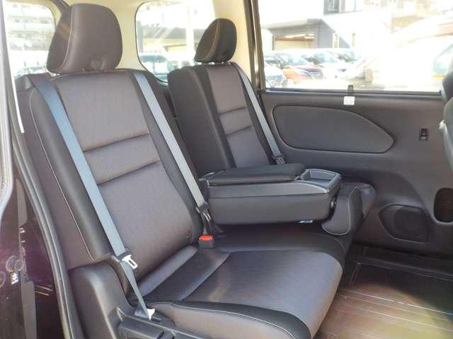 セレナ ２．０　ハイウェイスター　Ｖセレクション　プロパイロット・ドラレコ・全周囲カメラ　全周カメラ　Ｉ－ＳＴＯＰ　サイドカメラ　両側ＡＳＤ　レーダークルーズＣ　車線逸脱　ＬＥＤヘッドライト　バックカメラ　パーキングアシスト　ＥＴＣ　寒冷地仕様　ＴＶナビ　ドライブレコーダー　キーレス（15枚目）