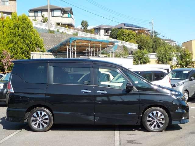 セレナ ２．０　ハイウェイスター　Ｖセレクション　プロパイロット・ドラレコ・全周囲カメラ　全周カメラ　Ｉ－ＳＴＯＰ　サイドカメラ　両側ＡＳＤ　レーダークルーズＣ　車線逸脱　ＬＥＤヘッドライト　バックカメラ　パーキングアシスト　ＥＴＣ　寒冷地仕様　ＴＶナビ　ドライブレコーダー　キーレス（18枚目）