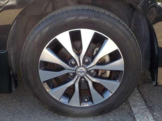 セレナ ２．０　ハイウェイスター　Ｖセレクション　プロパイロット・ドラレコ・全周囲カメラ　全周カメラ　Ｉ－ＳＴＯＰ　サイドカメラ　両側ＡＳＤ　レーダークルーズＣ　車線逸脱　ＬＥＤヘッドライト　バックカメラ　パーキングアシスト　ＥＴＣ　寒冷地仕様　ＴＶナビ　ドライブレコーダー　キーレス（19枚目）