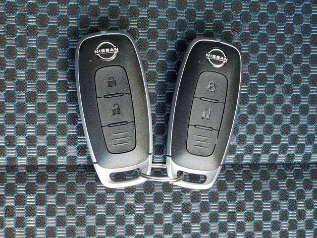 キックス １．２　Ｘ　ＦＯＵＲ　（ｅ－ＰＯＷＥＲ）　４ＷＤ　試乗車ＵＰ・プロパイロット・前車内ドラレコ　ナビＴＶ　ＬＥＤライト　踏み間違い防止　アラウンドビュ－　試乗車ＵＰ　ＥＴＣ　盗難防止システム　車線逸脱警報　インテリキー　バックモニター　ワンオーナー　オートエアコン　４ＷＤ　アルミホイール（13枚目）