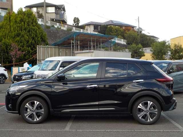キックス １．２　Ｘ　ＦＯＵＲ　（ｅ－ＰＯＷＥＲ）　４ＷＤ　試乗車ＵＰ・プロパイロット・前車内ドラレコ　ナビＴＶ　ＬＥＤライト　踏み間違い防止　アラウンドビュ－　試乗車ＵＰ　ＥＴＣ　盗難防止システム　車線逸脱警報　インテリキー　バックモニター　ワンオーナー　オートエアコン　４ＷＤ　アルミホイール（16枚目）