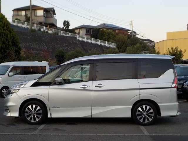 セレナ ２．０　ハイウェイスターＧ　１オーナー・プロパイロット・前方ドラレコ　両側オートスライドドア　アラウンドビューモニター　アルミホイール　インテリジェントキー　ＬＥＤ　ワンオーナー　記録簿　アイドリングストップ　ＡＢＳ　キーレス　ナビＴＶ　エアバック　ＥＴＣ　メモリーナビ（16枚目）