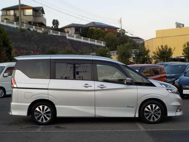 セレナ ２．０　ハイウェイスターＧ　１オーナー・プロパイロット・前方ドラレコ　両側オートスライドドア　アラウンドビューモニター　アルミホイール　インテリジェントキー　ＬＥＤ　ワンオーナー　記録簿　アイドリングストップ　ＡＢＳ　キーレス　ナビＴＶ　エアバック　ＥＴＣ　メモリーナビ（18枚目）