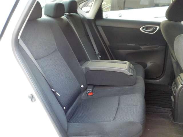 シルフィ １．８　Ｇ　１オーナー・７インチナビ・Ｂカメラ・ＥＴＣ　キーレスエントリー　サイドエアＢ　点検記録簿　スマートキー　バックカメラ　ＥＴＣ　１オーナー　アルミ　ＡＢＳ　メモリーナビ　オートエアコン　エアバッグ　パワーウインドウ　ワンセグＴＶ　ナビＴＶ（15枚目）