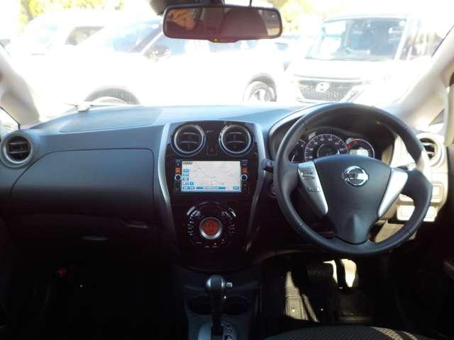 ノート １．２　メダリスト　エマージェンシーブレーキ　パッケージ　１オーナー・全周囲カメラ・前方ドラレコ　取説記録簿　３６０度カメラ　ワンオーナー　バックカメラ　車線逸脱警報装置　セキュリティアラーム　スマートキー　ＥＴＣ　Ａストップ　ドラレコ　ＴＶナビ　エアバッグ　全席ＰＷ　パワーステアリング　ＡＢＳ（4枚目）