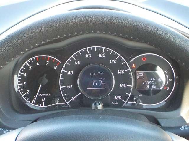 ノート １．２　メダリスト　エマージェンシーブレーキ　パッケージ　１オーナー・全周囲カメラ・前方ドラレコ　取説記録簿　３６０度カメラ　ワンオーナー　バックカメラ　車線逸脱警報装置　セキュリティアラーム　スマートキー　ＥＴＣ　Ａストップ　ドラレコ　ＴＶナビ　エアバッグ　全席ＰＷ　パワーステアリング　ＡＢＳ（9枚目）