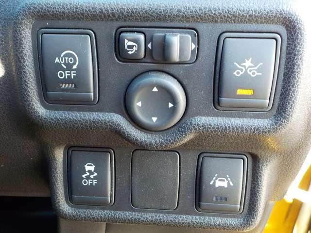 ノート １．２　メダリスト　エマージェンシーブレーキ　パッケージ　１オーナー・全周囲カメラ・前方ドラレコ　取説記録簿　３６０度カメラ　ワンオーナー　バックカメラ　車線逸脱警報装置　セキュリティアラーム　スマートキー　ＥＴＣ　Ａストップ　ドラレコ　ＴＶナビ　エアバッグ　全席ＰＷ　パワーステアリング　ＡＢＳ（11枚目）