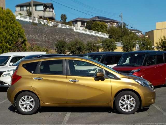 ノート １．２　メダリスト　エマージェンシーブレーキ　パッケージ　１オーナー・全周囲カメラ・前方ドラレコ　取説記録簿　３６０度カメラ　ワンオーナー　バックカメラ　車線逸脱警報装置　セキュリティアラーム　スマートキー　ＥＴＣ　Ａストップ　ドラレコ　ＴＶナビ　エアバッグ　全席ＰＷ　パワーステアリング　ＡＢＳ（18枚目）