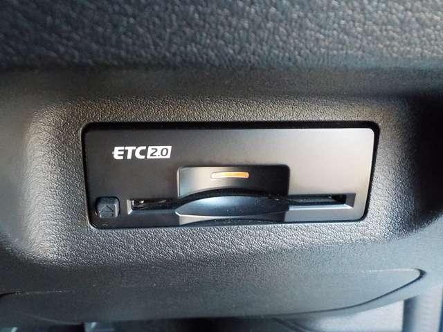 エクストレイル １．５　Ｇ　ｅ－４ＯＲＣＥ　４ＷＤ　１オーナー・プロパイロット・サンルーフ　ガラスルーフ　本革Ｓ　１オーナー　パークアシスト　ＬＥＤヘッドランプ　ナビＴＶ　スマートキー　レーダークルーズ　ＬＫＡ　キーフリー　ＥＴＣ　４ＷＤ　アルミホイール　メモリーナビ　記録簿　バックカメラ（12枚目）