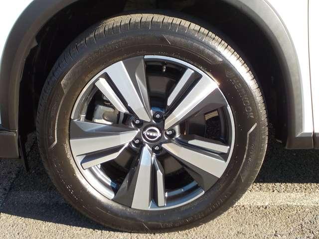 エクストレイル １．５　Ｇ　ｅ－４ＯＲＣＥ　４ＷＤ　１オーナー・プロパイロット・サンルーフ　ガラスルーフ　本革Ｓ　１オーナー　パークアシスト　ＬＥＤヘッドランプ　ナビＴＶ　スマートキー　レーダークルーズ　ＬＫＡ　キーフリー　ＥＴＣ　４ＷＤ　アルミホイール　メモリーナビ　記録簿　バックカメラ（19枚目）