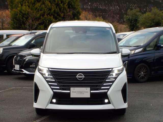 セレナ ２．０　ハイウェイスターＶ　試乗車ＵＰ・プロパイロット・後席モニター　Ｗ電動スライド　レーダークルコン　レーンアシスト　展示試乗車ＵＰ　ＬＥＤランプ　ワンオーナー車　盗難防止システム　ＥＴＣ装備　カーテンエアバッグ　アルミホイール　キーフリー　メモリ－ナビ　ナビＴＶ（2枚目）