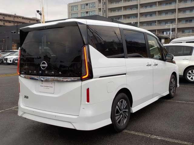 セレナ ２．０　ハイウェイスターＶ　試乗車ＵＰ・プロパイロット・後席モニター　Ｗ電動スライド　レーダークルコン　レーンアシスト　展示試乗車ＵＰ　ＬＥＤランプ　ワンオーナー車　盗難防止システム　ＥＴＣ装備　カーテンエアバッグ　アルミホイール　キーフリー　メモリ－ナビ　ナビＴＶ（3枚目）