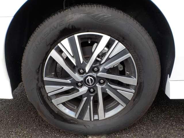 セレナ ２．０　ハイウェイスターＶ　試乗車ＵＰ・プロパイロット・後席モニター　Ｗ電動スライド　レーダークルコン　レーンアシスト　展示試乗車ＵＰ　ＬＥＤランプ　ワンオーナー車　盗難防止システム　ＥＴＣ装備　カーテンエアバッグ　アルミホイール　キーフリー　メモリ－ナビ　ナビＴＶ（18枚目）