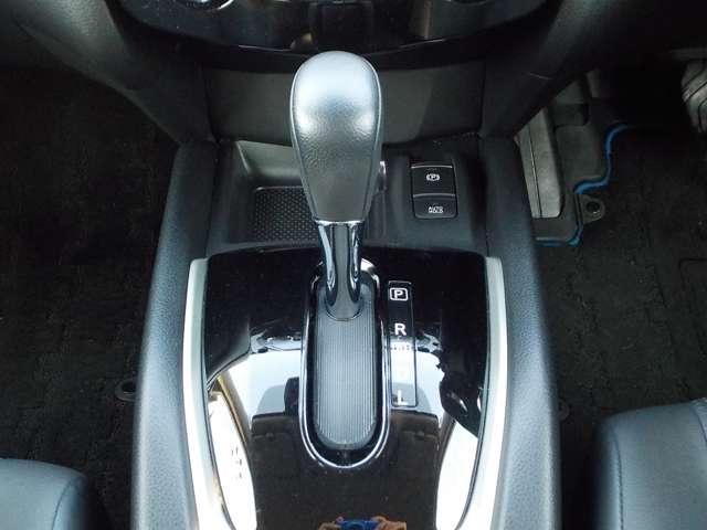 エクストレイル ２．０　２０Ｘｉ　ハイブリッド　１オーナー・プロパイロット・全席シートＨ　全周囲　車線逸脱警報　衝突被害軽減　ワンオーナー　インテリジェントキー　ＬＥＤ　盗難防止システム　ＥＴＣ　ナビＴＶ　オートエアコン　ＡＢＳ　ドライブレコーダー　アルミホイール　キーレス　記録簿（32枚目）