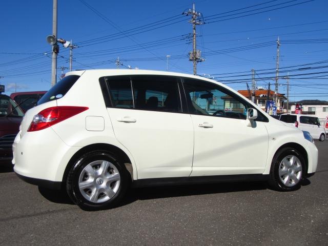 15M SV+プラズマ ワンオーナー車 パナソニックストラーダナビTV CD&DVD再生 インテリジェントキー オートAC ECOMODE コンビ革シート オートライト 前後コーナーセンサー セキュリティ サイドバイザー(4枚目)