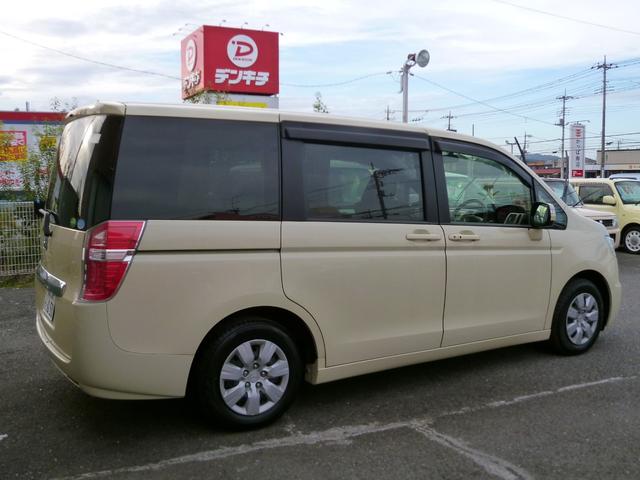 ステップワゴン Ｇ　Ｅセレクション　全国対応１年保証　ワンオーナー車　純正ナビＴＶ　ＣＤ＆ＤＶＤ　ＵＳＢ　禁煙車　スマートキー　ＥＴＣ　前後ドライブレコーダー　両側パワースライドドア　アイドリングストップ　８人乗り　ドアミラーウィンカー（4枚目）