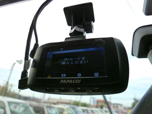 ステップワゴン Ｇ　Ｅセレクション　全国対応１年保証　ワンオーナー車　純正ナビＴＶ　ＣＤ＆ＤＶＤ　ＵＳＢ　禁煙車　スマートキー　ＥＴＣ　前後ドライブレコーダー　両側パワースライドドア　アイドリングストップ　８人乗り　ドアミラーウィンカー（11枚目）