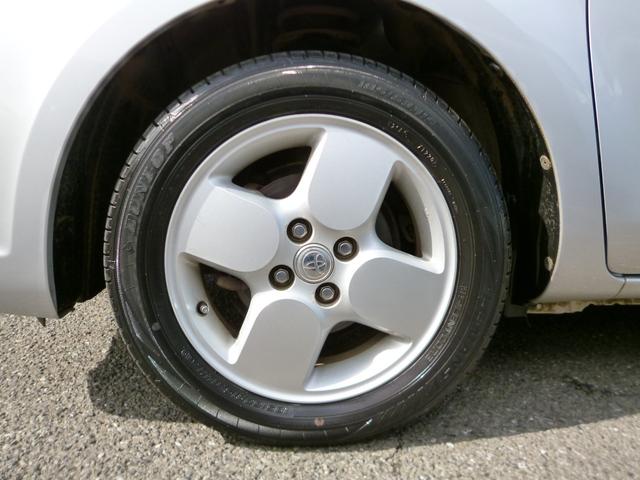 純正１５インチＡＷ付きで足元もバッチリです！！