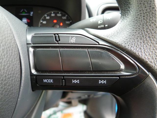 ヤリス Ｘ　新車保証　純正マルチメディア　バックモニター　ＢＴオーディオ　禁煙車　スマートエントリー　ＥＴＣ　前後ドライブレコーダー　プリクラッシュセーフティ　パーキングサポートブレーキ　クリアランスソナー（14枚目）