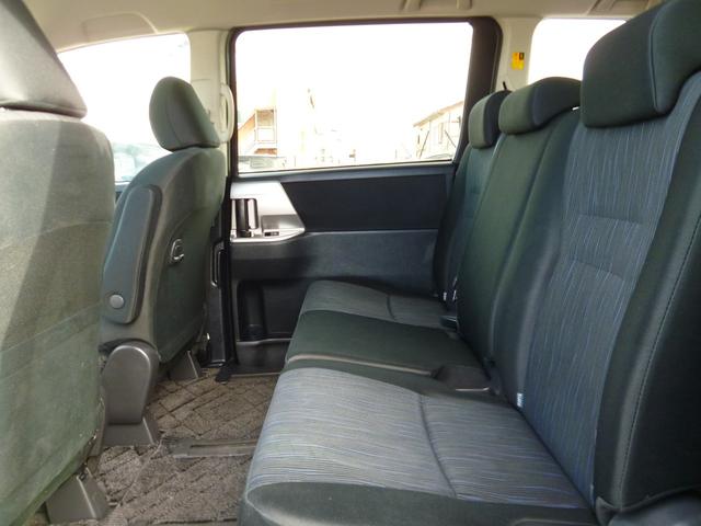 ヴォクシー ＺＳ　煌　全国対応１年保証　カロッツェリアナビＴＶ　バックモニター　ＢＴオーディオ　フリップダウンモニター　禁煙車　スマートエントリー　ステアリングスイッチ　パドルシフト　ＥＴＣ　両側パワースライドドア　ＨＩＤ（7枚目）