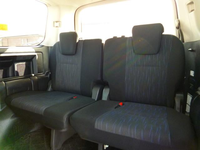 ヴォクシー ＺＳ　煌　全国対応１年保証　カロッツェリアナビＴＶ　バックモニター　ＢＴオーディオ　フリップダウンモニター　禁煙車　スマートエントリー　ステアリングスイッチ　パドルシフト　ＥＴＣ　両側パワースライドドア　ＨＩＤ（8枚目）