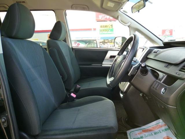 ヴォクシー ＺＳ　煌　全国対応１年保証　カロッツェリアナビＴＶ　バックモニター　ＢＴオーディオ　フリップダウンモニター　禁煙車　スマートエントリー　ステアリングスイッチ　パドルシフト　ＥＴＣ　両側パワースライドドア　ＨＩＤ（9枚目）