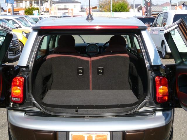 ＭＩＮＩ クーパー　クラブマン　クーパー　クラブマン（４名）　ＣＤ　ＡＵＸ　禁煙車　リモートコントロールキー　プッシュスタート　パドルシフト　ＥＴＣ　マニュアルモード　コンビ革シート　正規ディーラー車　ツートンカラー　純正アルミ（18枚目）