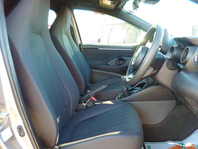 ヤリス G 新車保証継承 純正マルチメディアナビ パノラミックビューモニター CD&DVD BTオーディオ 禁煙車 スマートエントリー レーダークルーズコントロール ドライブレコーダー 6MT セーフティ SOS(8枚目)