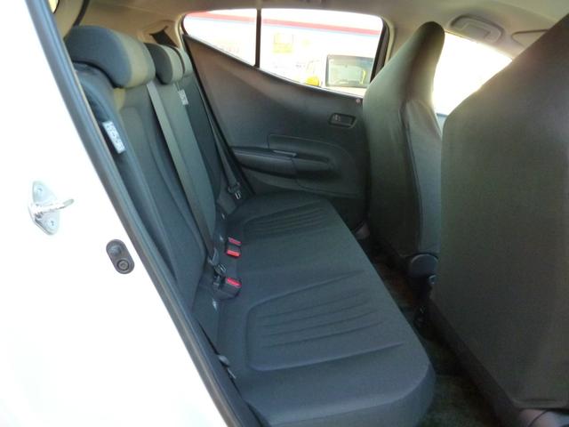 アクア Ｘ　全国対応１年保証　純正マルチメディアナビ　パノラミックビューモニター　禁煙車　スマートエントリー　レーダークルーズ　ＥＴＣ　セーフティ　パーキングサポート　ＳＯＳコール　ＬＥＤ　クリアランスソナー（7枚目）