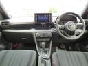 ヤリス Ｘ　新車保証　純正マルチメディア　バックモニター　ＢＴオーディオ　禁煙車　スマートエントリー　ＥＴＣ　前後ドライブレコーダー　プリクラッシュセーフティ　パーキングサポートブレーキ　クリアランスソナー（5枚目）