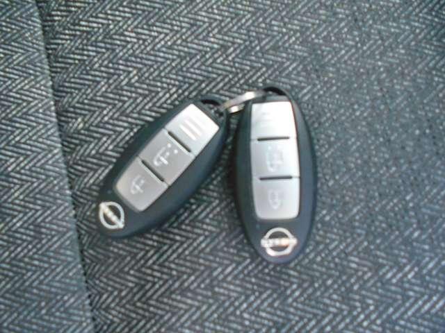 オーラ １．２　Ｇ　アラウンドビューモニター　プロパイロット　特　選　ア　ウ　ト　レ　ッ　ト　車　＊前オーナー様にて左側面に板金塗装歴あり　室内ペット毛・臭いあり　＊こちらのお車は現車を確認いただけるお客様のみの販売とさせていただきます（13枚目）