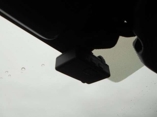 ノート 1.2 e-POWER NISMO アラウンドビューモニター LEDランプ ワンオーナー車 クルコン Bカメラ メモリーナビ付き レーンアシスト フルオートエアコン スマートキープッシュスタート Wエアバッグ アルミ キーフリー ドラレコ 記録簿 サイドカメラ(15枚目)