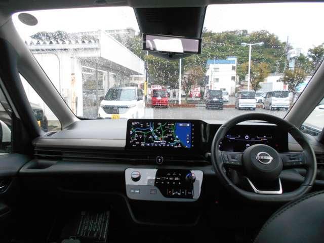 セレナ １．４　ｅ－ＰＯＷＥＲ　ハイウェイスターＶ　プロパイロット　自動（被害軽減）ブレーキ　ＬＤＰ　追従クルーズ　ＬＥＤランプ　バックモニター　アルミホイール　ドライブレコーダ　ＥＴＣ　記録簿　スマートキー　１オナ　オートエアコン　サイドカーテンエアバック　ナビＴＶ（3枚目）