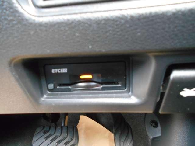 セレナ １．４　ｅ－ＰＯＷＥＲ　ハイウェイスターＶ　プロパイロット　自動（被害軽減）ブレーキ　ＬＤＰ　追従クルーズ　ＬＥＤランプ　バックモニター　アルミホイール　ドライブレコーダ　ＥＴＣ　記録簿　スマートキー　１オナ　オートエアコン　サイドカーテンエアバック　ナビＴＶ（10枚目）