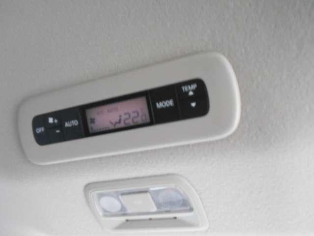 セレナ １．４　ｅ－ＰＯＷＥＲ　ハイウェイスターＶ　プロパイロット　自動（被害軽減）ブレーキ　ＬＤＰ　追従クルーズ　ＬＥＤランプ　バックモニター　アルミホイール　ドライブレコーダ　ＥＴＣ　記録簿　スマートキー　１オナ　オートエアコン　サイドカーテンエアバック　ナビＴＶ（17枚目）