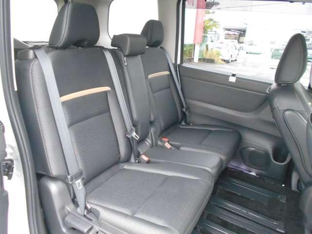 セレナ １．４　ｅ－ＰＯＷＥＲ　ハイウェイスターＶ　プロパイロット　自動（被害軽減）ブレーキ　ＬＤＰ　追従クルーズ　ＬＥＤランプ　バックモニター　アルミホイール　ドライブレコーダ　ＥＴＣ　記録簿　スマートキー　１オナ　オートエアコン　サイドカーテンエアバック　ナビＴＶ（18枚目）