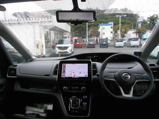 セレナ 1.2 e-POWER ハイウェイスター アラウンドビューモニター スマートミラー 両側電動ドア 衝突軽減 レーンキープ ACC LED カーテンエアバック バックカメラ アルミ スマートキー ETC エアバッグ ドライブレコーダー オートエアコン パワーステアリング 記録簿 ABS(4枚目)