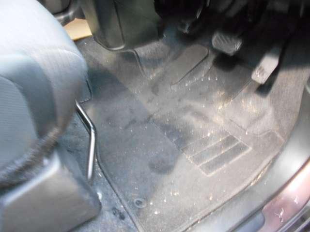 ソリオ １．２　Ｇ　スズキ　セーフティ　サポート装着車　キーレススタート　メモリーナビ　ナビＴＶ　エアバック　ダブルエアバック　パワーウィンドウ　ＥＴＣ車載器　マニュアルエアコン　パワステ　クルーズコントロール　ＡＢＳ付　バックモニタ　ワンセグテレビ（18枚目）