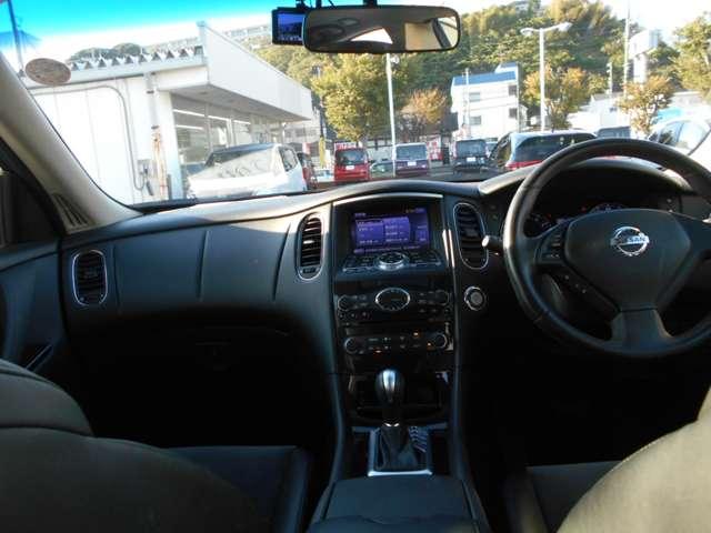 スカイラインクロスオーバー 3.7 370GT バックモニター メーカーナビ ETCユニット バックモニター アルミ スマキー ナビTV キーレスエントリー パワーウィンドウ パワーステアリング ワンオーナー ABS ETC オートエアコン 点検記録簿 HDDナビ カーテンエアバッグ(4枚目)