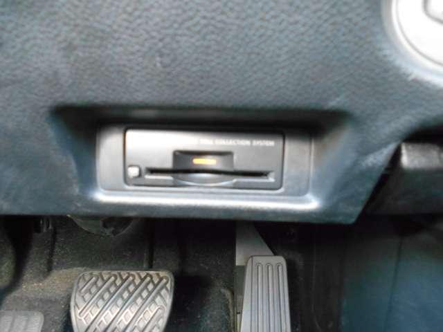 スカイラインクロスオーバー 3.7 370GT バックモニター メーカーナビ ETCユニット バックモニター アルミ スマキー ナビTV キーレスエントリー パワーウィンドウ パワーステアリング ワンオーナー ABS ETC オートエアコン 点検記録簿 HDDナビ カーテンエアバッグ(8枚目)